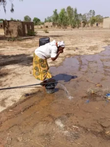 Lire la suite à propos de l’article Nouveau puits à Koudougou